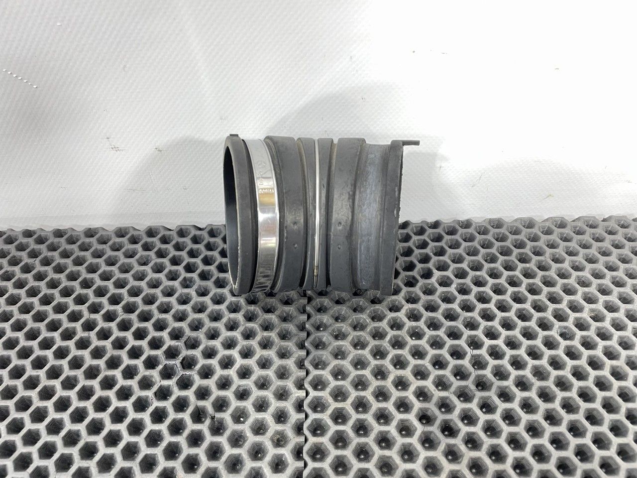 патрубок воздушного фильтра Mercedes-Benz C-Класс W203/S203/CL203 2002, 2.0 л., M 111.955, бензин, МКПП, купе, A1110941191 - фото №1