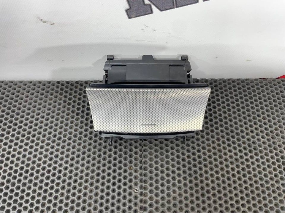 пепельница Mercedes-Benz C-Класс W203/S203/CL203 2002, 2.0 л., M 111.955, бензин, МКПП, купе, A2036800852 - фото №1