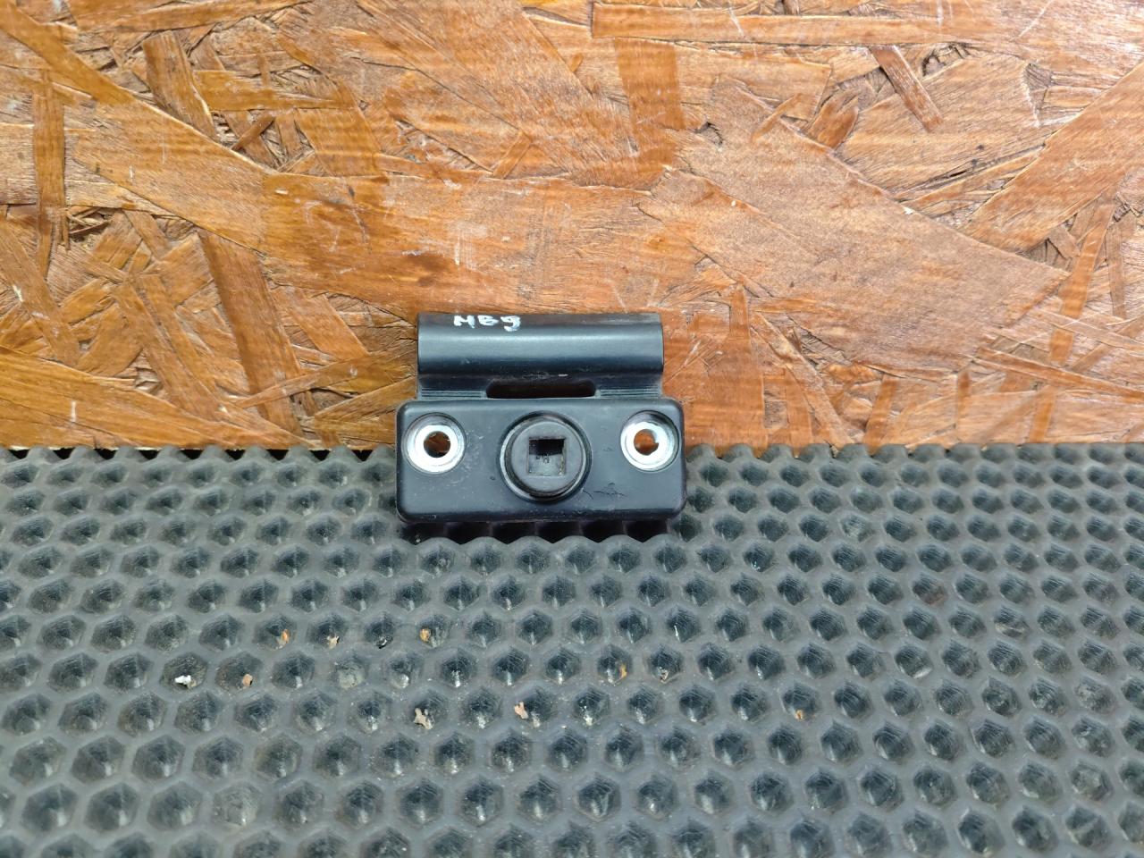 отбойник крышки багажника Mercedes-Benz E-Класс W211/S211 2004, 2.7 л., OM 647.961, дизель, МКПП, седан, A2117500097 - фото №1