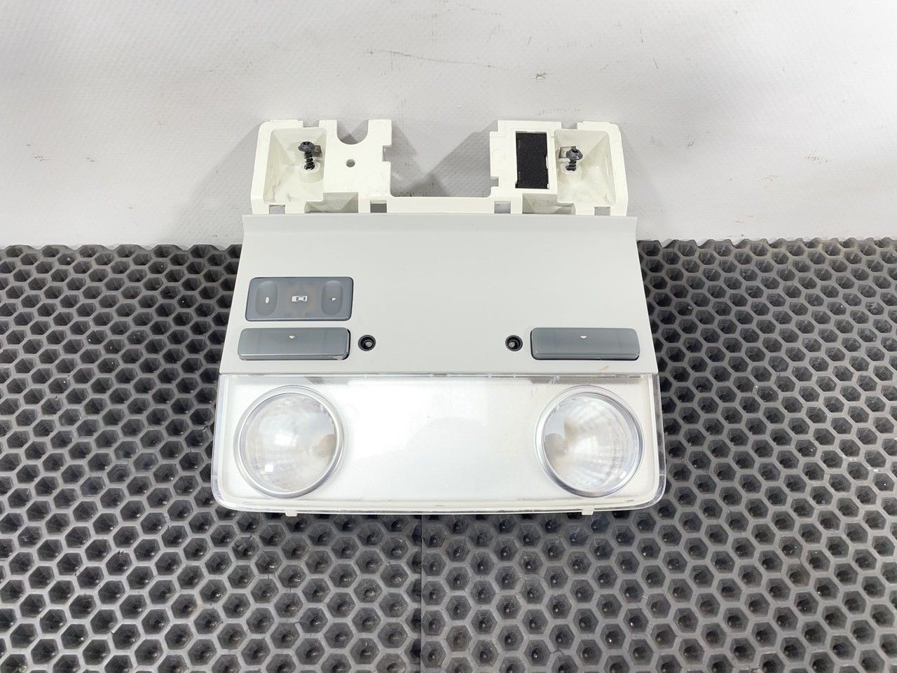 фонарь салона (плафон) Volkswagen Sharan 2 поколение 2011, 2.0 л., CFFB, дизель, 6МКПП, 2t, минивэн, передний привод, правый руль, 1K0947105 - фото №1