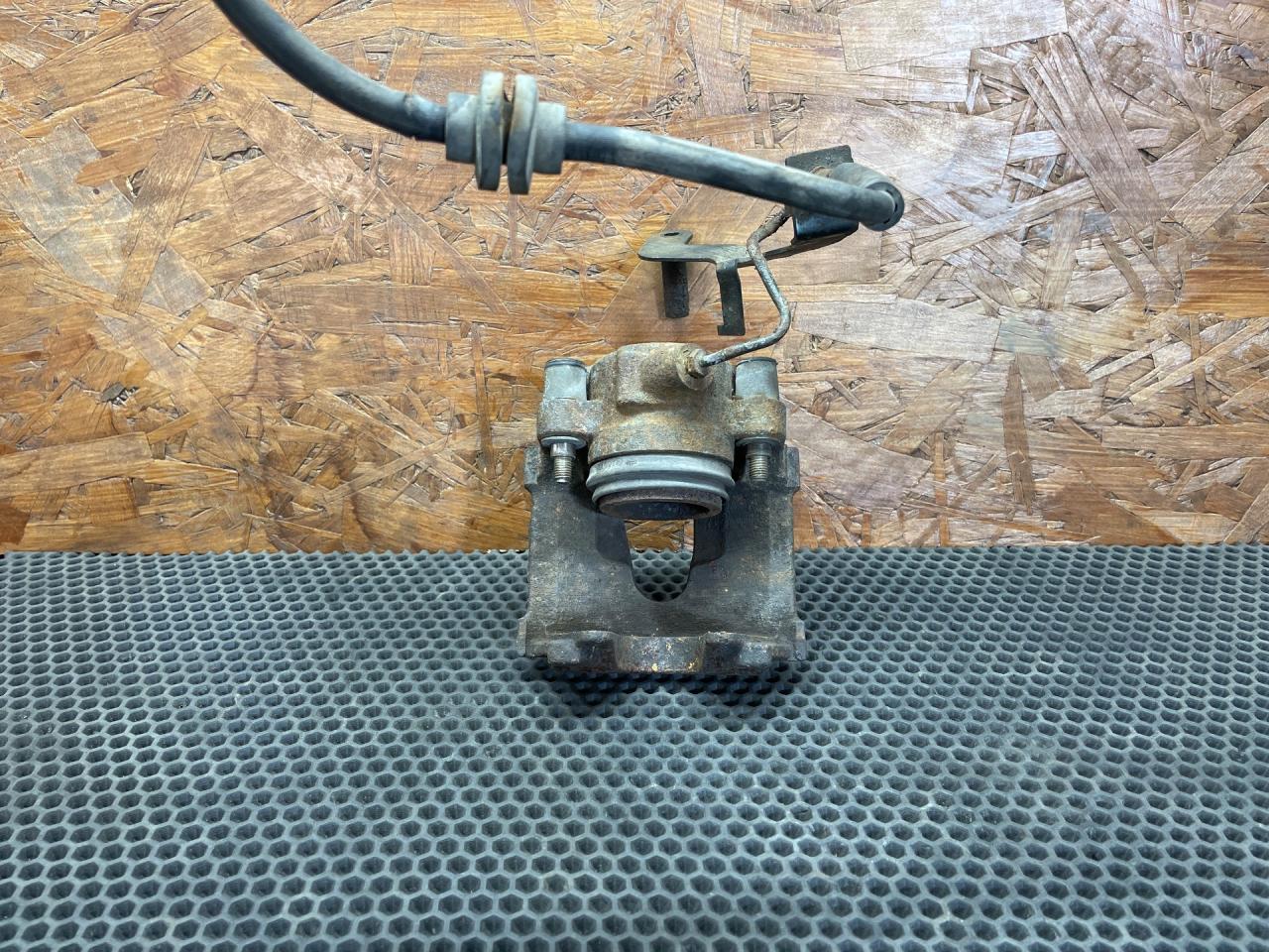 суппорт передний левый Mercedes-Benz E-Класс W211/S211 2005, 3.0 л., M 272.944, бензин, АКПП, универсал - фото №1