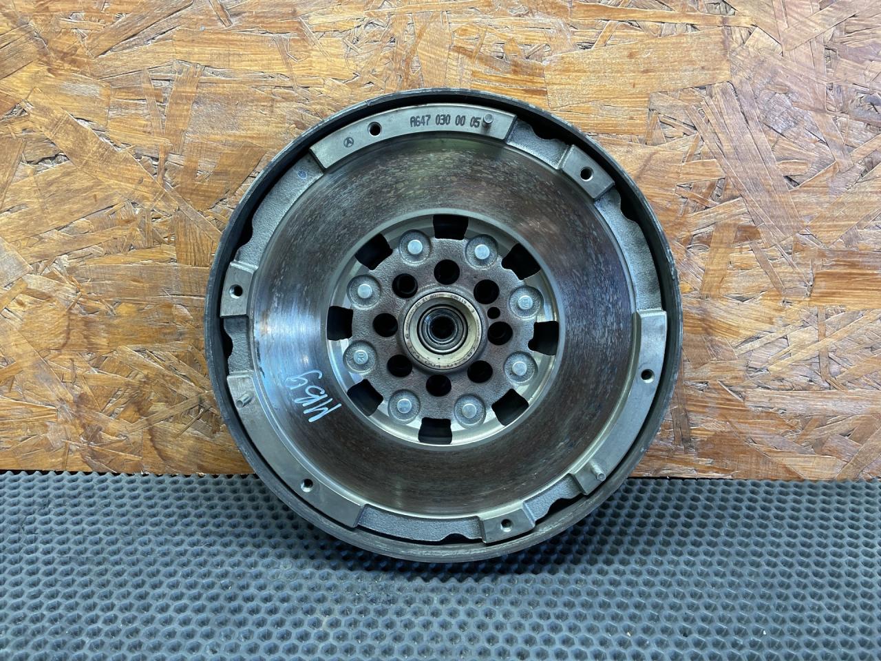 маховик Mercedes-Benz E-Класс W211/S211 2004, 2.7 л., OM 647.961, дизель, МКПП, седан, A6470300005 - фото №1