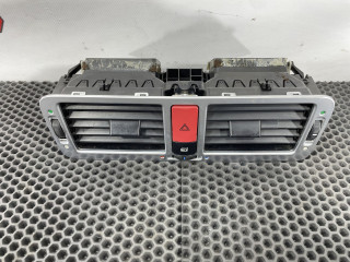 дефлектор обдува салона Land Rover Range Rover 3 поколение 2002, 2.9 л., M 57 D 30, дизель, АКПП, внедорожник 5 дв., JBD000022PUY