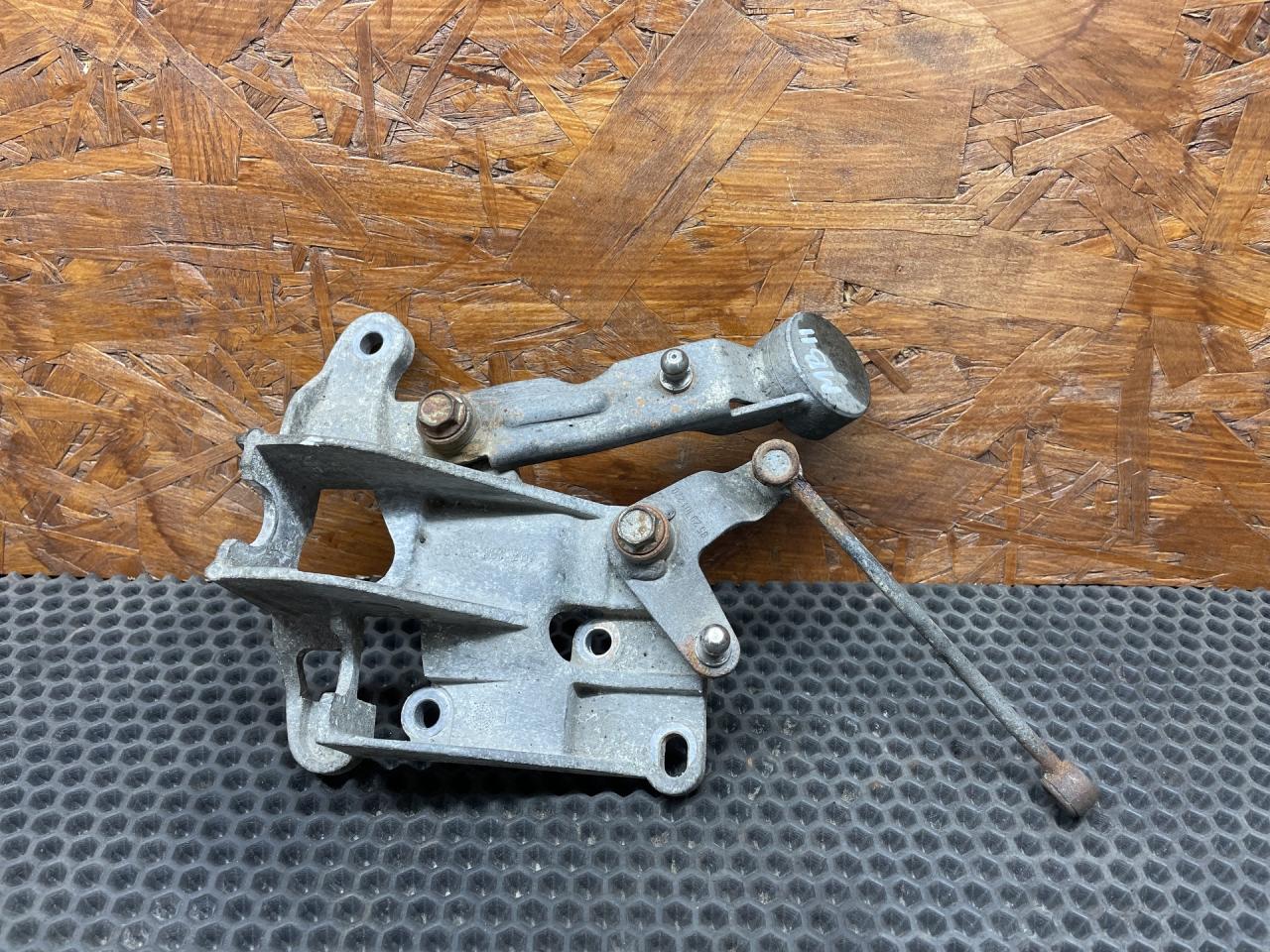 кронштейн двигателя Mercedes-Benz Vito W639 2008, 2.2 л., OM 646.980, дизель, МКПП, микроавтобус - фото №1