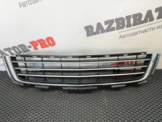 заглушка (решетка) в бампер Opel Astra H/Family [рестайлинг] 2008, 1.6 л., Z 16 XER, бензин, МКПП, универсал, 13238553
