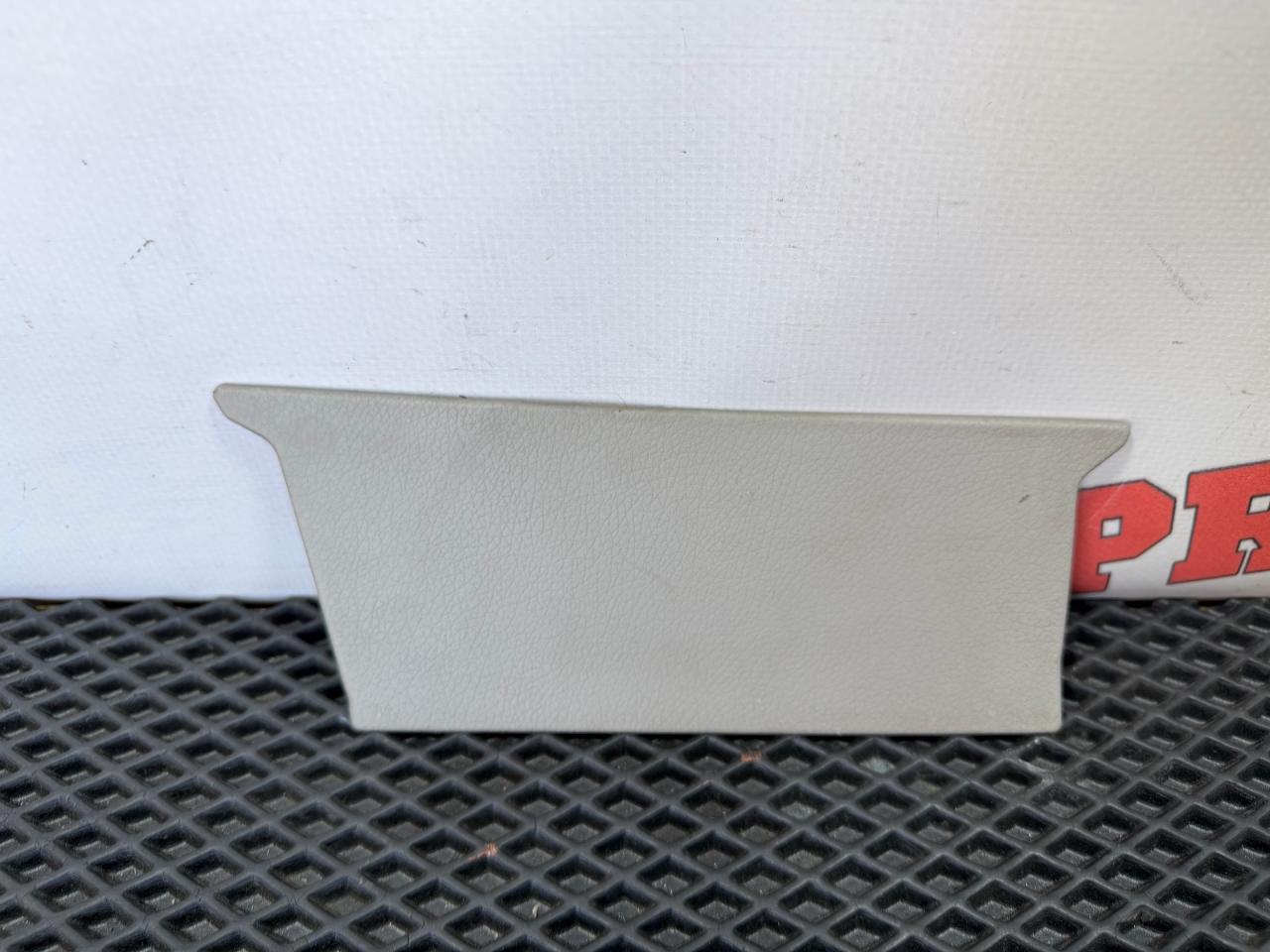 Накладка подлокотника перед. лев. Mercedes-Benz E-Класс W211/S211 W211 2003, 1.8 л., M 271.941, бензин, АКПП, c185 melanitschwarz, универсал, правый руль, A2117270128, 2117270128 - фото №1