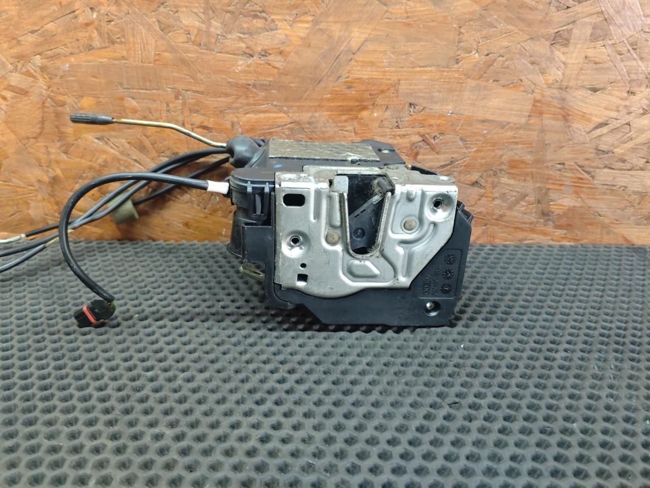 замок двери Mercedes-Benz E-Класс W211/S211 2004, 2.7 л., OM 647.961, дизель, МКПП, седан - фото №1