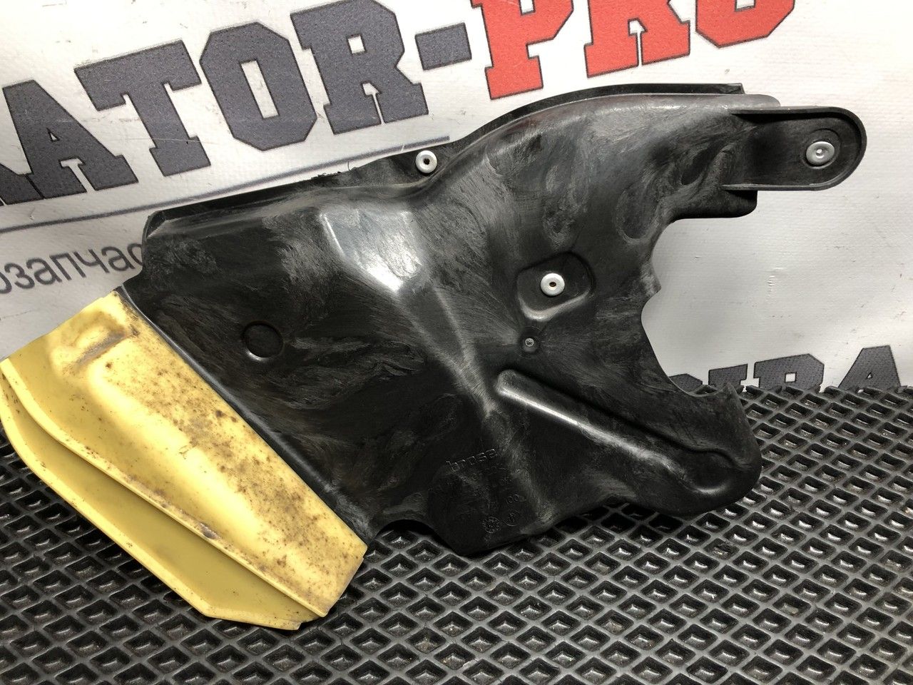 накладка двери (крышки) багажника Mercedes-Benz E-Класс W212/S212/C207/A207 W212 2010, 2.1 л., OM 651.925, дизель, 6МКПП, седан, A2127330408, 2127330408 - фото №1