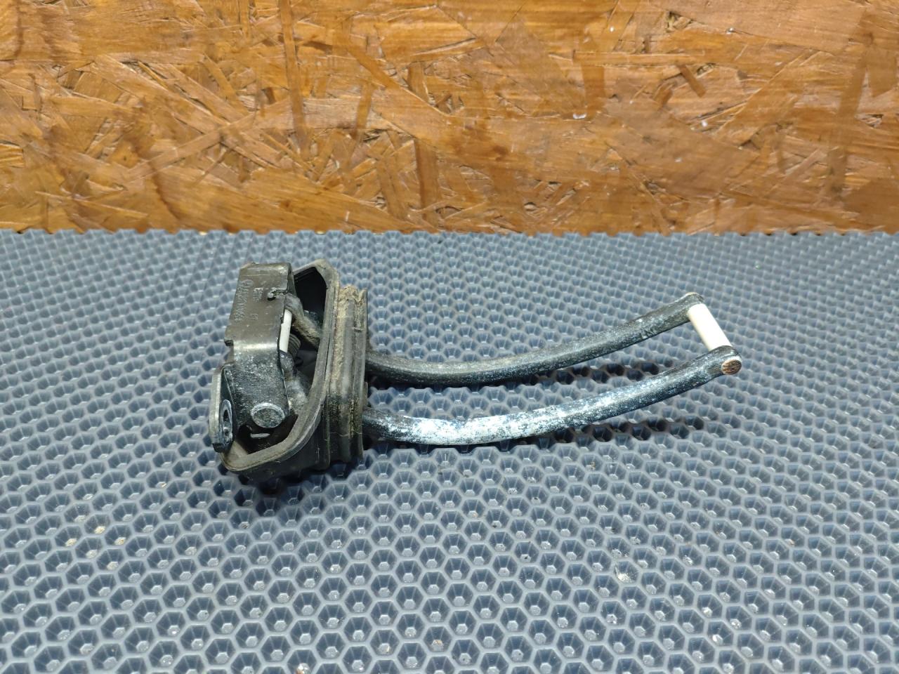 петля двери Mercedes-Benz Vito W639 2008, 2.2 л., OM 646.980, дизель, МКПП, микроавтобус - фото №1