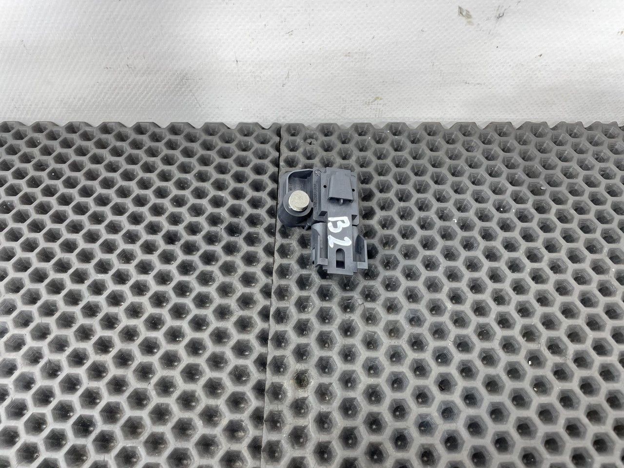 датчик удара BMW 5 серия F07/F10/F11 F11 2010, 3.0 л., N57 D30 A, дизель, АКПП, универсал, 65779159311 - фото №1