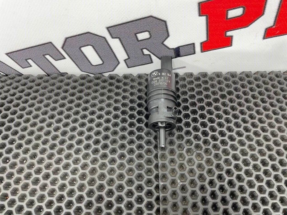 насос (моторчик) омывателя стекла BMW 5 серия F07/F10/F11 F11 2010, 3.0 л., N57 D30 A, дизель, АКПП, универсал, 8362154 - фото №1