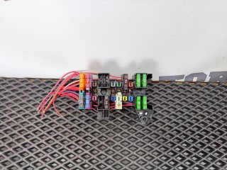 блок предохранителей Mercedes-Benz C-Класс W203/S203/CL203 [рестайлинг] W203.046 2005, 1.8 л., M 271.946, бензин, АКПП, седан, 2035400250, A2035460064, 2035460064