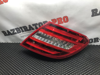 фонарь задний правый Mercedes-Benz C-Класс W204 [рестайлинг] 2011, 2.1 л., OM 651.913, дизель, МКПП, 040u, седан, правый руль, A2048205864