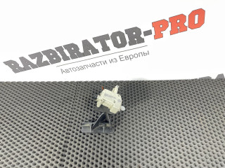 механизм открывания лючка бензобака Mercedes-Benz E-Класс W211/S211 W211 2003, 1.8 л., M 271.941, бензин, АКПП, c185 melanitschwarz, универсал, правый руль, A2038201997