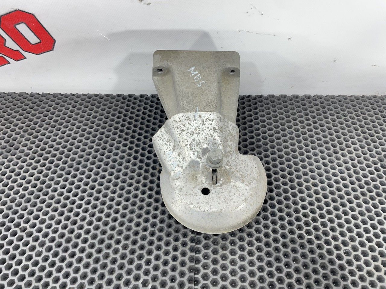 кронштейн двигателя Mercedes-Benz C-Класс W203/S203/CL203 2002, 2.0 л., M 111.955, бензин, МКПП, купе, A1112231704 - фото №1