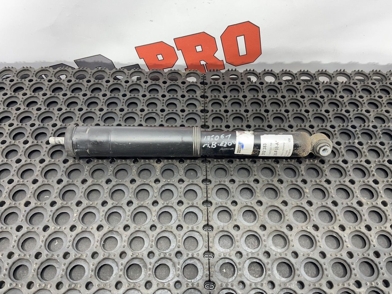 амортизатор задний Mercedes-Benz E-Класс W114 (1969 - 1980), A2113263500, A2113262200, 814902001739, 2113263500, 2113262200 - фото №1