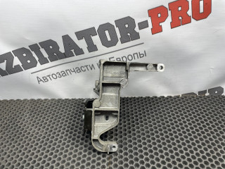 кронштейн ТНВД Volvo C30 1 поколение [рестайлинг] 2011, 1.6 л., D 4162 T, дизель, 6МКПП, 466 barents blue pearl, хетчбэк 3 дв., передний привод, правый руль, AV6Q9B470BB