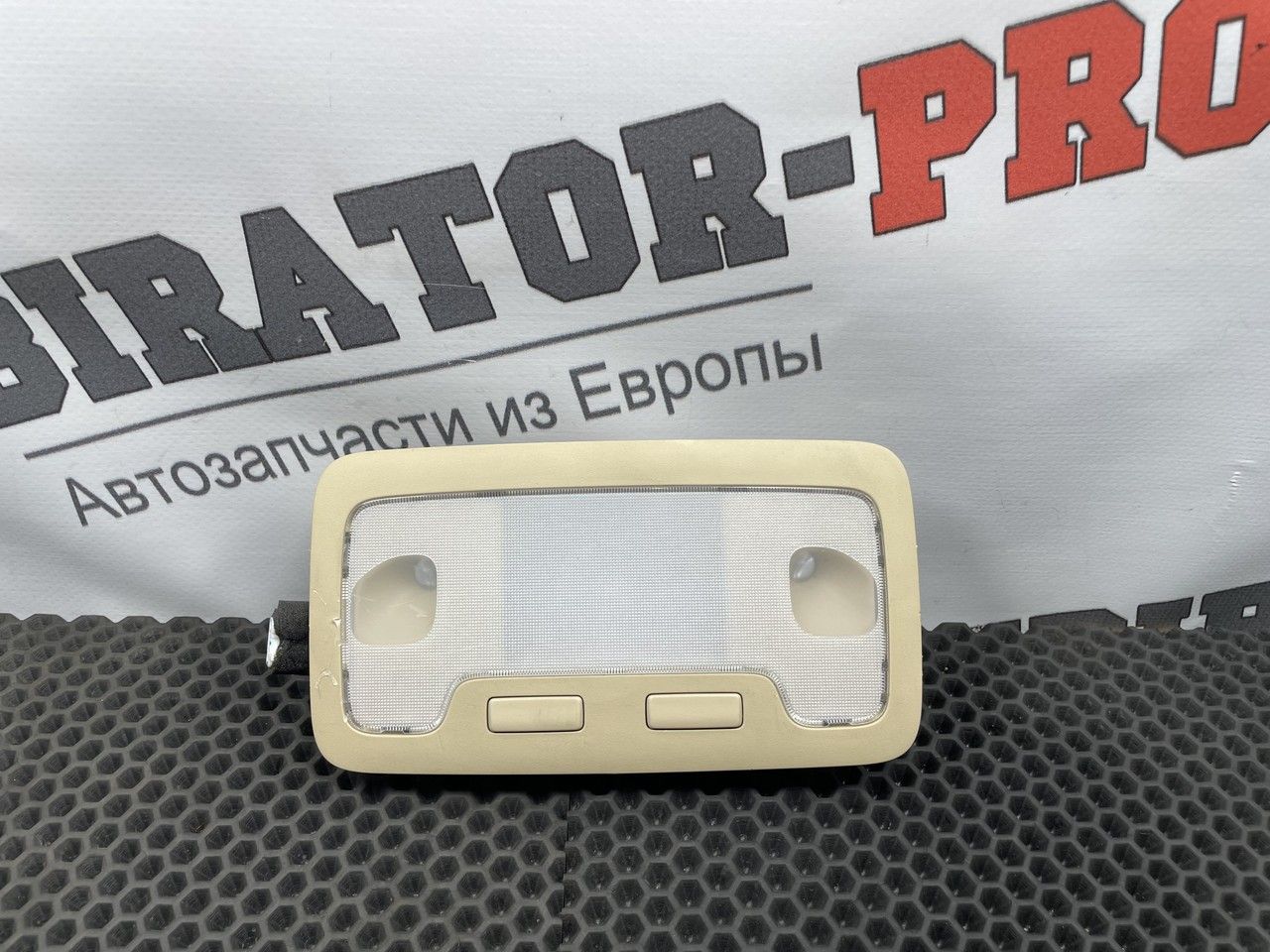 фонарь салона (плафон) Lexus LS 4 поколение (2006 - 2009), 4.6 л., 1UR-FSE, бензин, АКПП, 1f2, седан, задний привод, правый руль, 8136050030 - фото №1