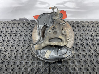 кулак поворотный правый Mercedes-Benz C-Класс W204 [рестайлинг] 2011, 2.1 л., OM 651.913, дизель, МКПП, 040u, седан, правый руль, A2043320201