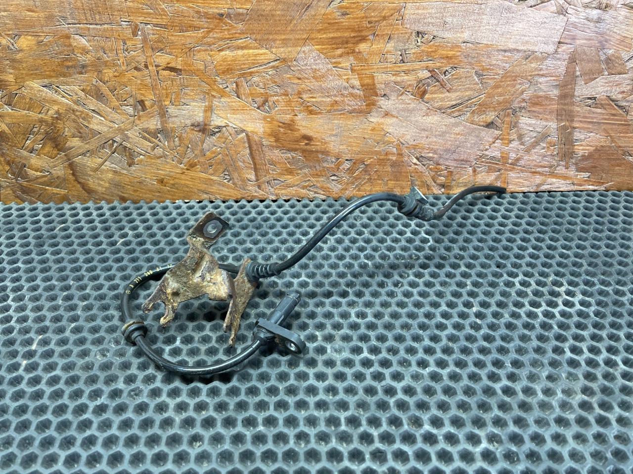 датчик ABS Mercedes-Benz E-Класс W211/S211 2005, 3.0 л., M 272.944, бензин, АКПП, универсал - фото №1