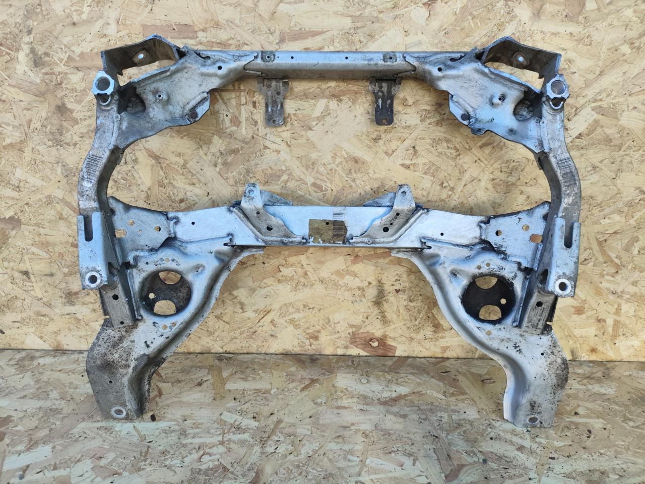 балка подвески передняя (подрамник) BMW 3 серия E90/E91/E92/E93 2006, 2.0 л., N46 B20 B, бензин, МКПП, седан - фото №1