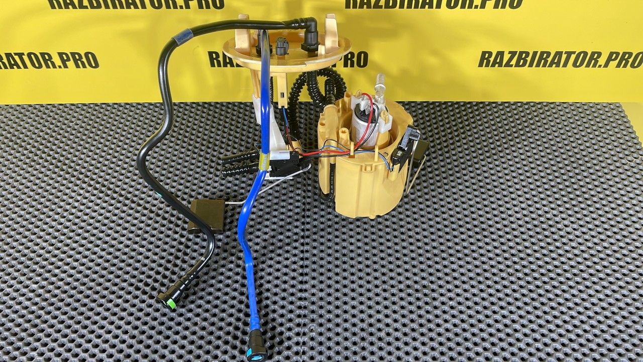 насос топливный ручной (подкачка) Mercedes-Benz E-Класс W212/S212/C207/A207 W212 2010, 2.1 л., OM 651.925, дизель, 6МКПП, седан, A2124700194 - фото №1