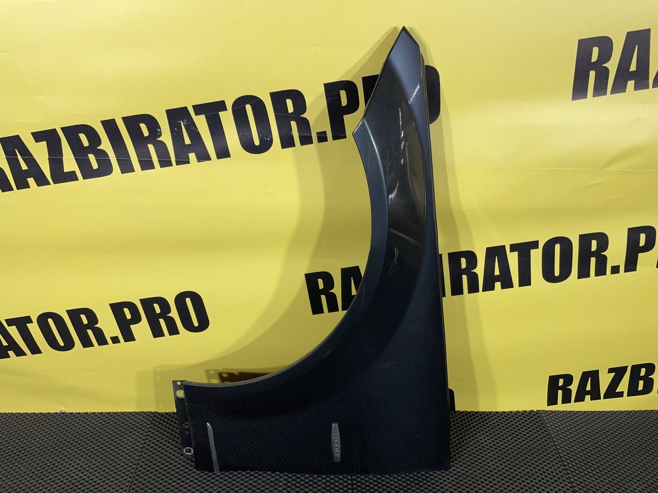 крыло переднее левое Mercedes-Benz C-Класс W204/S204 2007, 1.8 л., M 271.952, бензин, АКПП, седан, A2048810101 - фото №1