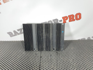 усилитель музыкальный Volvo XC90 1 поколение 2006, 2.4 л., D 5244 T, дизель, АКПП, 455 titanium grey pearl, внедорожник 5 дв., правый руль, 3067268B01