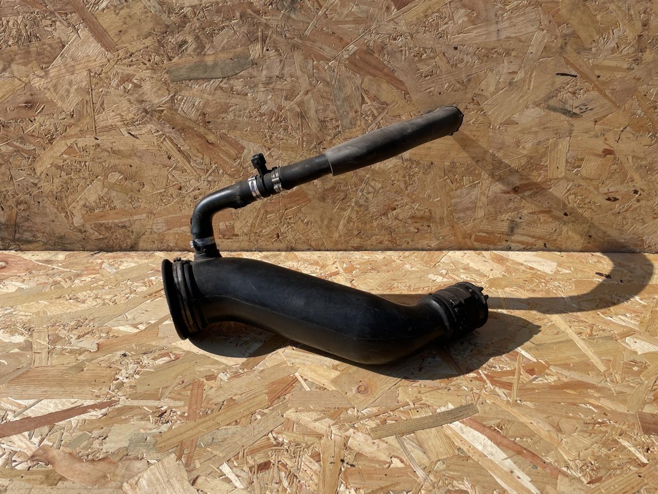 патрубок интеркулера , 1338390080 - фото №1