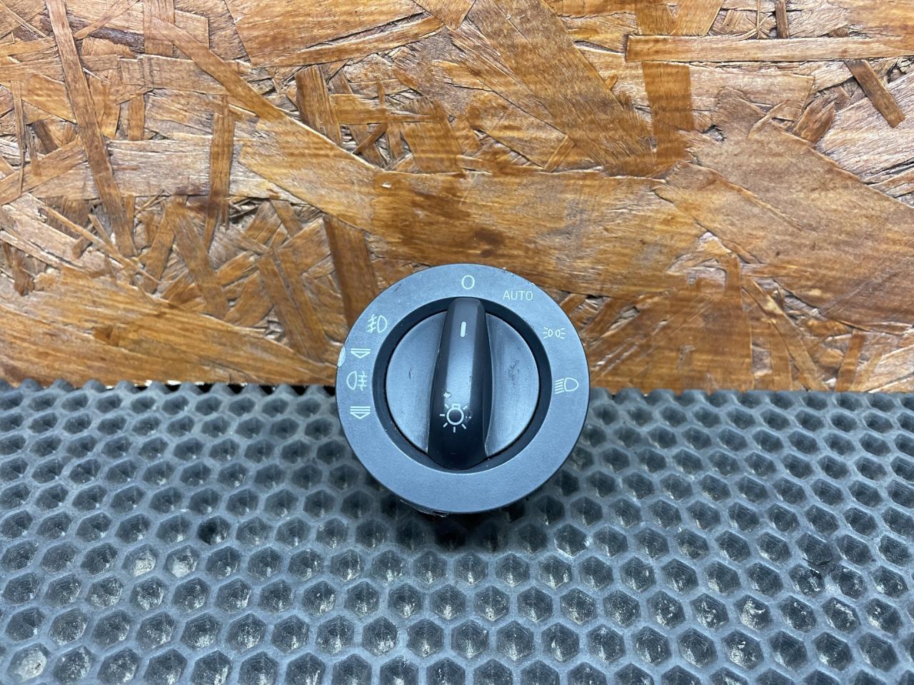 переключатель света Audi A6 4F/C6 2004, 3.2 л., AUK, бензин, АКПП, седан, 4F1941531D - фото №1