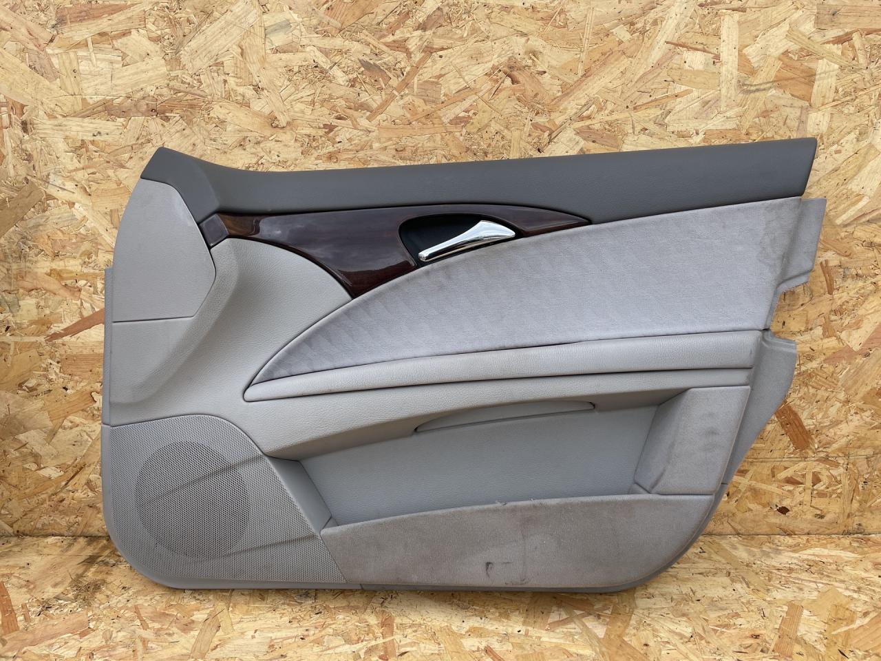 обшивка двери передняя правая Mercedes-Benz E-Класс W211/S211 2004, 2.7 л., OM 647.961, дизель, МКПП, седан - фото №1