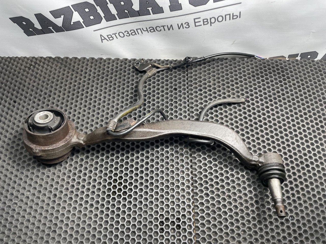 рычаг передний правый Lexus LS 4 поколение (2006 - 2009), 4.6 л., 1UR-FSE, бензин, АКПП, 1f2, седан, задний привод, правый руль, 4862059015 - фото №1