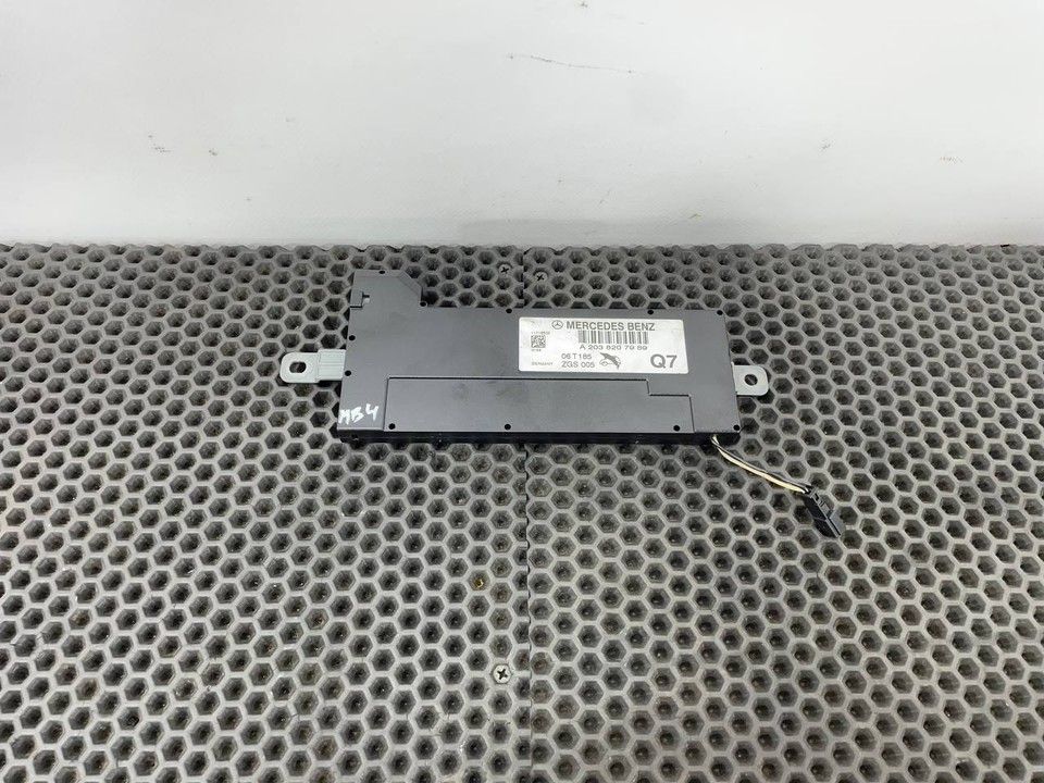 усилитель антенны Mercedes-Benz C-Класс W203/S203/CL203 2002, 2.0 л., M 111.955, бензин, МКПП, купе, A2038207989 - фото №1