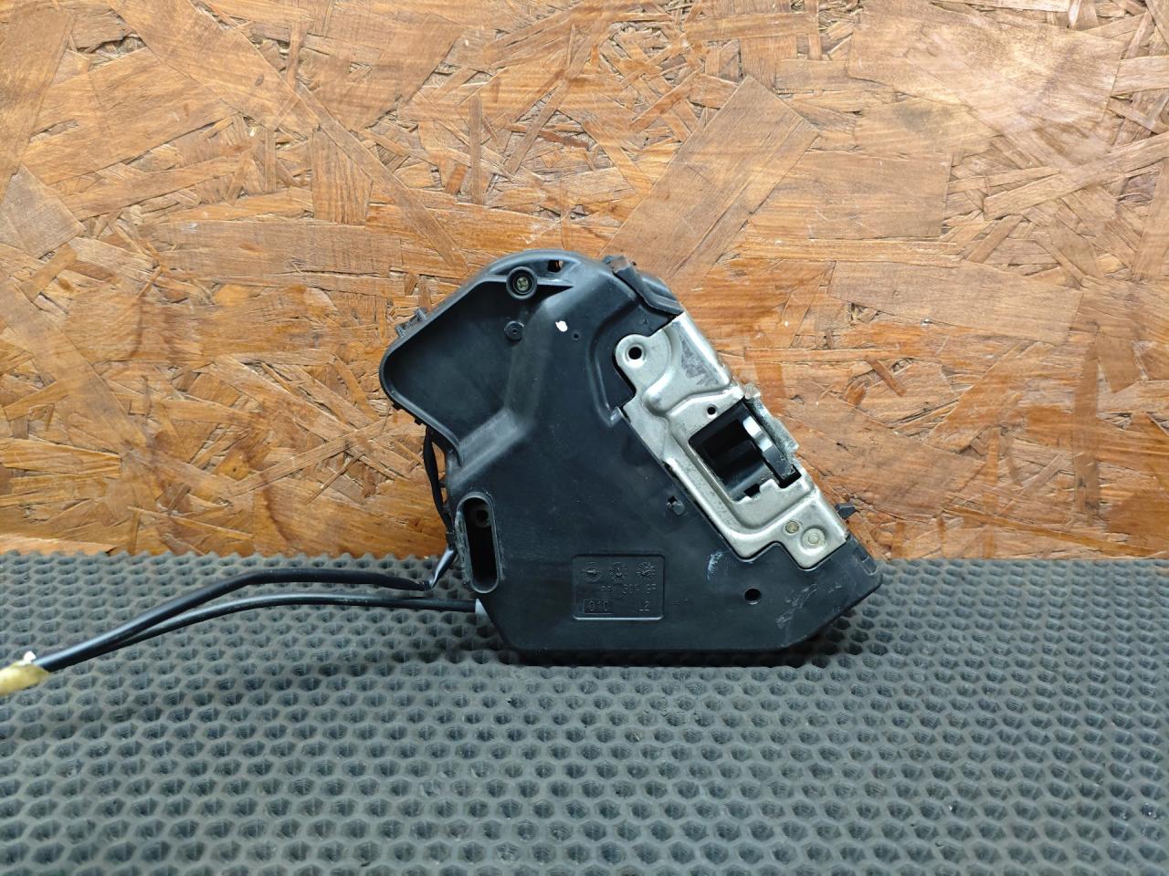 замок двери Mercedes-Benz E-Класс W211/S211 2005, 3.0 л., M 272.944, бензин, АКПП, универсал - фото №1