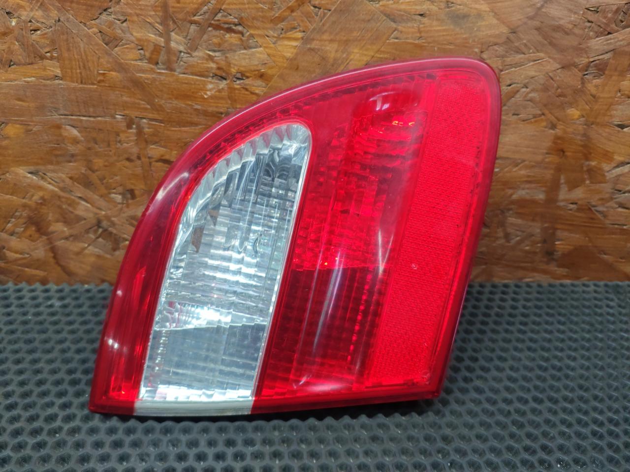 фонарь крышки багажника левый Mercedes-Benz E-Класс W211/S211 2005, 3.0 л., M 272.944, бензин, АКПП, универсал - фото №1