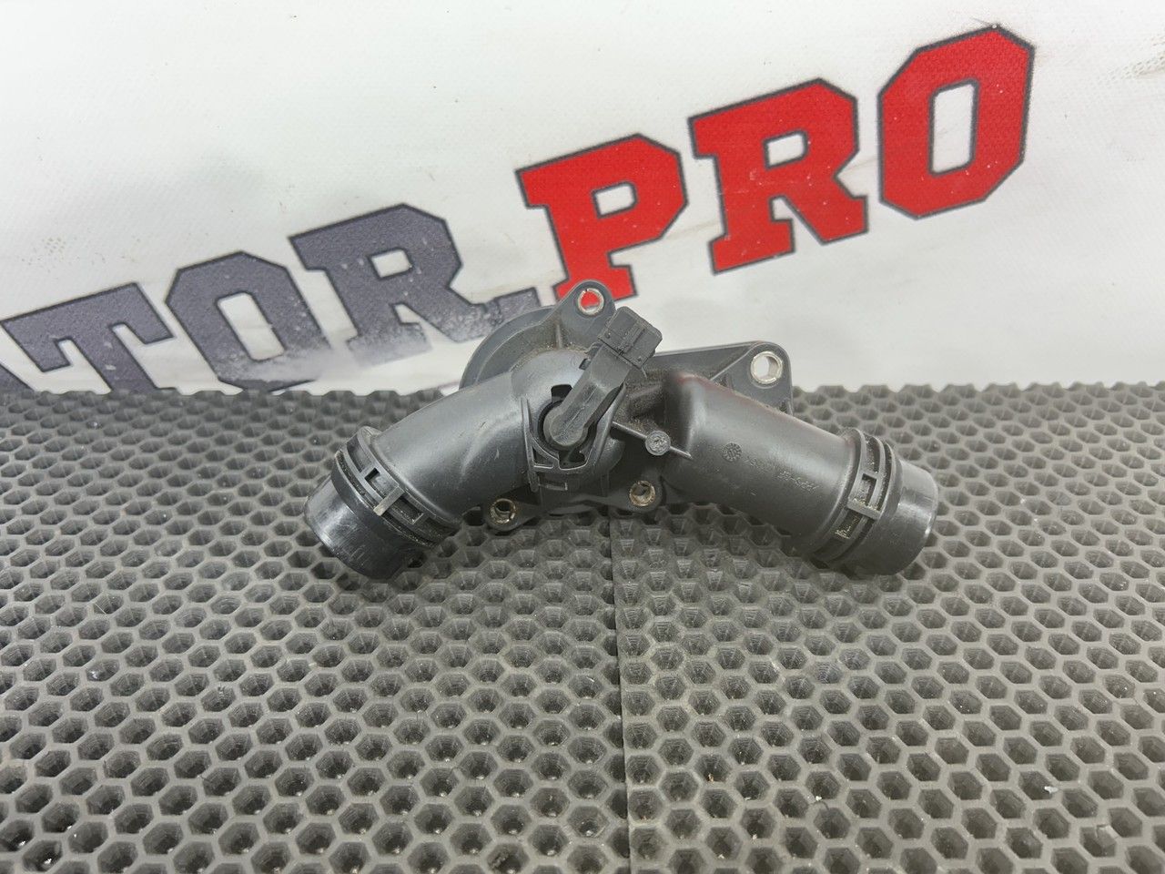 термостат BMW 3 серия E36 (1990 - 1996), 11531437040 - фото №1