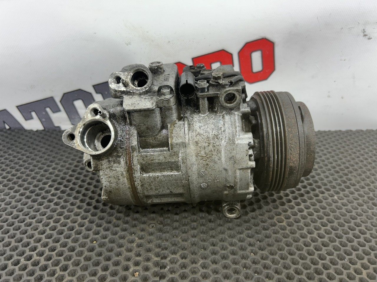 компрессор для шин BMW 3 серия E36 (1990 - 1996), 64526910458 - фото №1