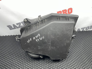 корпус воздушного фильтра BMW 5 серия E60/E61 [рестайлинг] E60 2008, 2.0 л., N47 D20 A, дизель, АКПП, 354 titansilber metallic, седан, правый руль, 13717792416