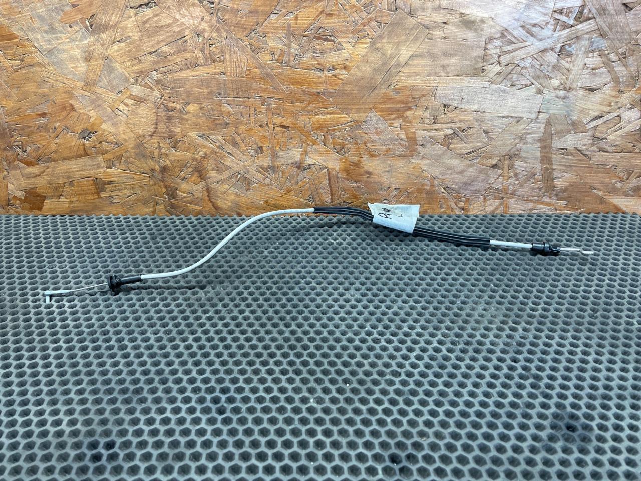 трос двери Peugeot 307 1 поколение 2002, 1.6 л., NFU (TU5JP4), бензин, МКПП, универсал - фото №1