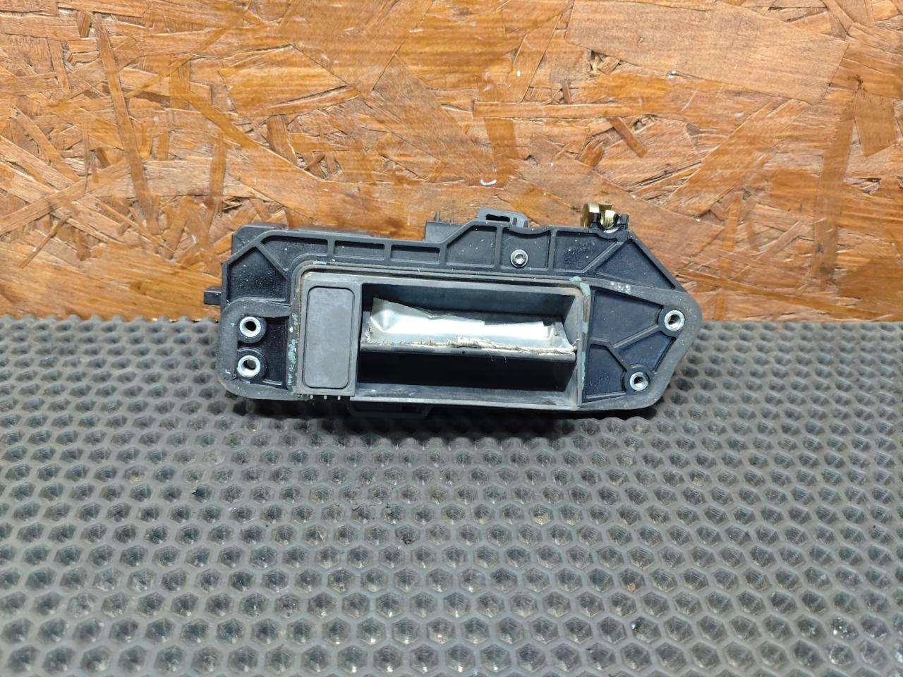 ручка крышки багажника Mercedes-Benz E-Класс W211/S211 2005, 3.0 л., M 272.944, бензин, АКПП, универсал - фото №1