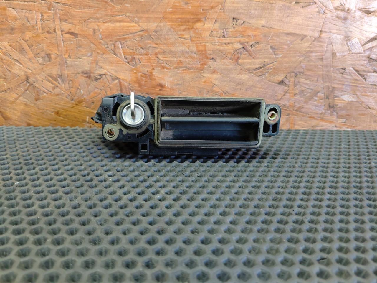 ручка открывания багажника Mercedes-Benz E-Класс W211/S211 2004, 2.7 л., OM 647.961, дизель, МКПП, седан - фото №1