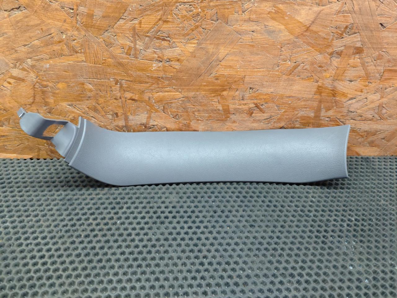 обшивка крышки багажника Peugeot 307 1 поколение 2002, 1.6 л., NFU (TU5JP4), бензин, МКПП, универсал - фото №1