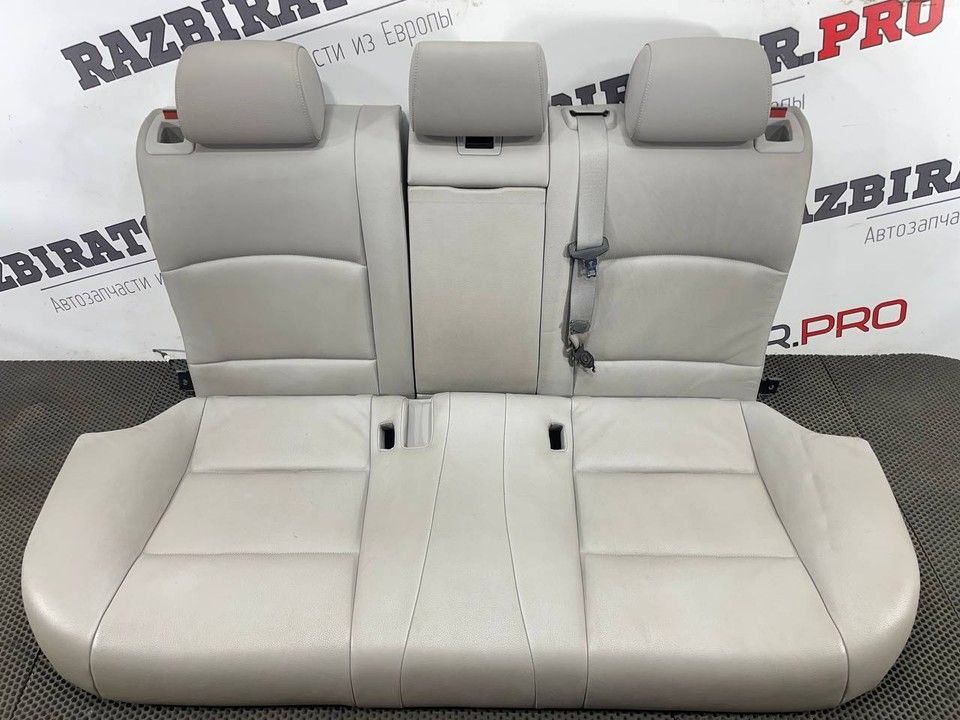 сиденье заднее BMW 5 серия F07/F10/F11 F11 2010, 3.0 л., N57 D30 A, дизель, АКПП, универсал, 52209162836 - фото №1