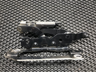 петля капота правая Mercedes-Benz C-Класс W204 [рестайлинг] 2011, 2.1 л., OM 651.913, дизель, МКПП, 040u, седан, правый руль, A2048800828