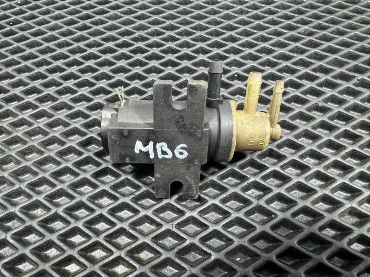 клапан вакуумного управления Mercedes-Benz E-Класс W212/S212/C207/A207 W212 2009, 2.1 л., OM 651.924, дизель, 6МКПП, 040, седан, задний привод, правый руль, A0071531428 - фото №1