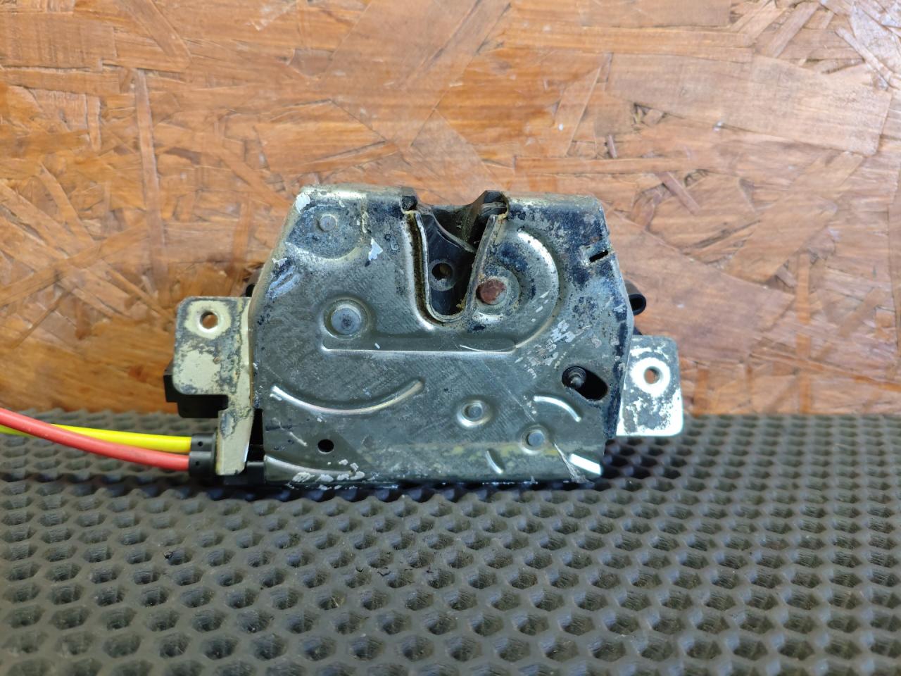 замок багажника Mercedes-Benz E-Класс W211/S211 2005, 3.0 л., M 272.944, бензин, АКПП, универсал - фото №1