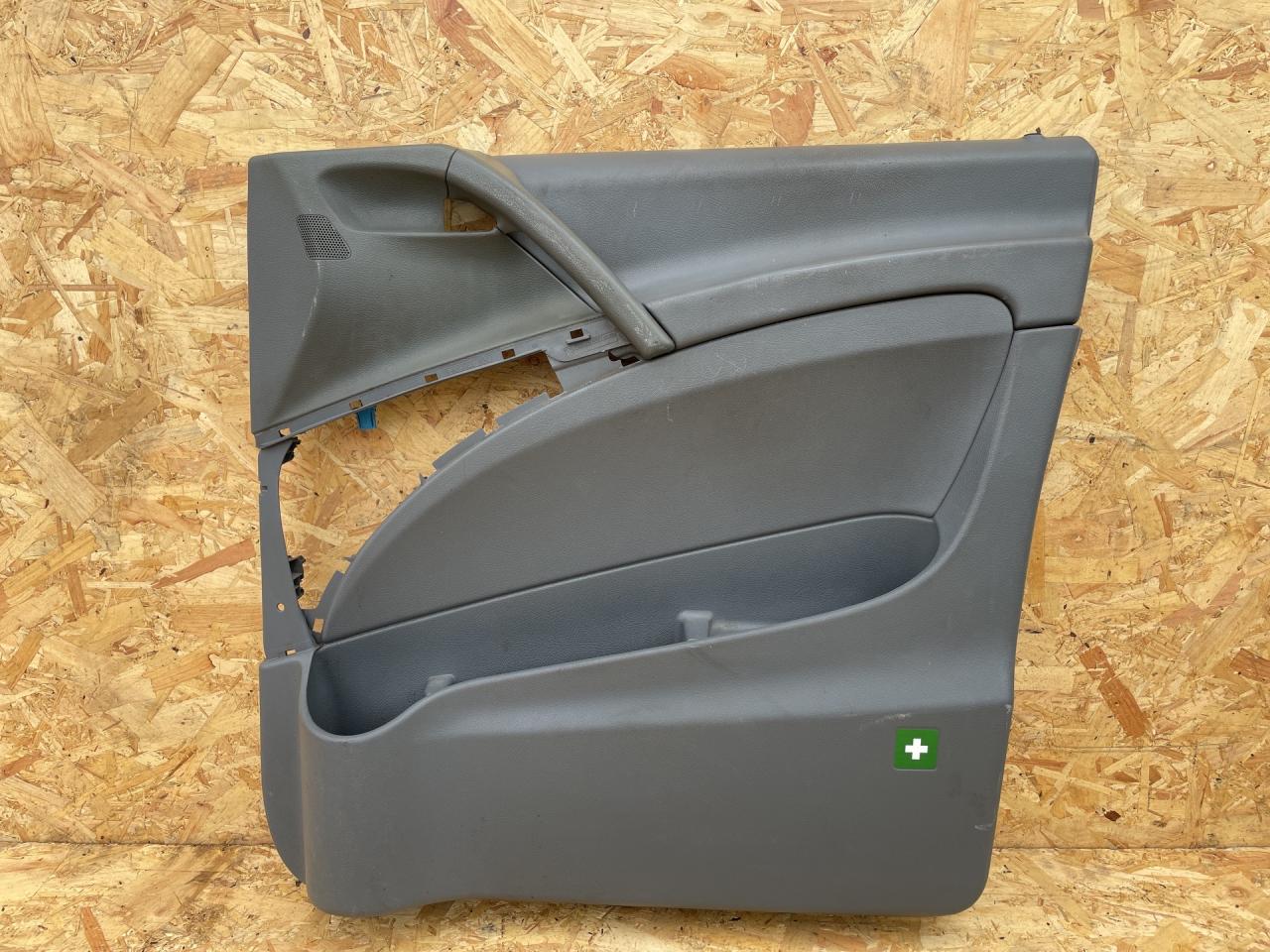 обшивка двери передняя правая Mercedes-Benz Vito W639 2008, 2.2 л., OM 646.980, дизель, МКПП, микроавтобус - фото №1