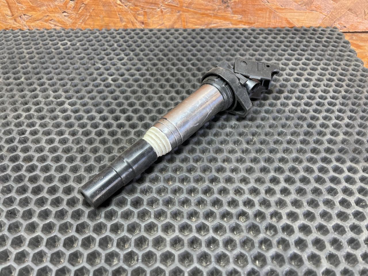 катушка зажигания BMW 3 серия E90/E91/E92/E93 2006, 2.0 л., N46 B20 B, бензин, МКПП, седан - фото №1
