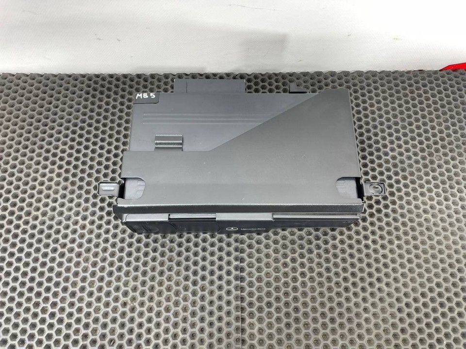 CD-чейнджер Mercedes-Benz C-Класс W203/S203/CL203 2002, 2.0 л., M 111.955, бензин, МКПП, купе, A2038209089 - фото №1