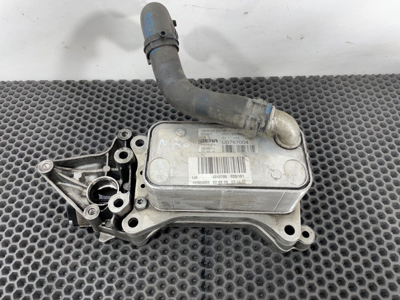 радиатор масляный Mercedes-Benz E-Класс W212/S212/C207/A207 W212 2009, 2.1 л., OM 651.924, дизель, 6МКПП, 040, седан, задний привод, правый руль, A6511800865 - фото №1